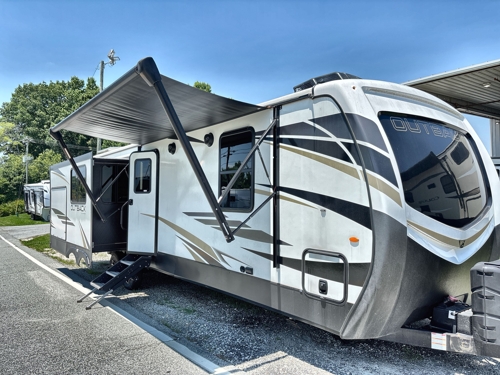 RV carousel image 1