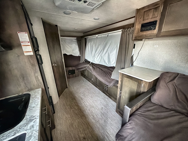 2019 Coleman Coleman Light LX 1601EXP — photo 4 of 8