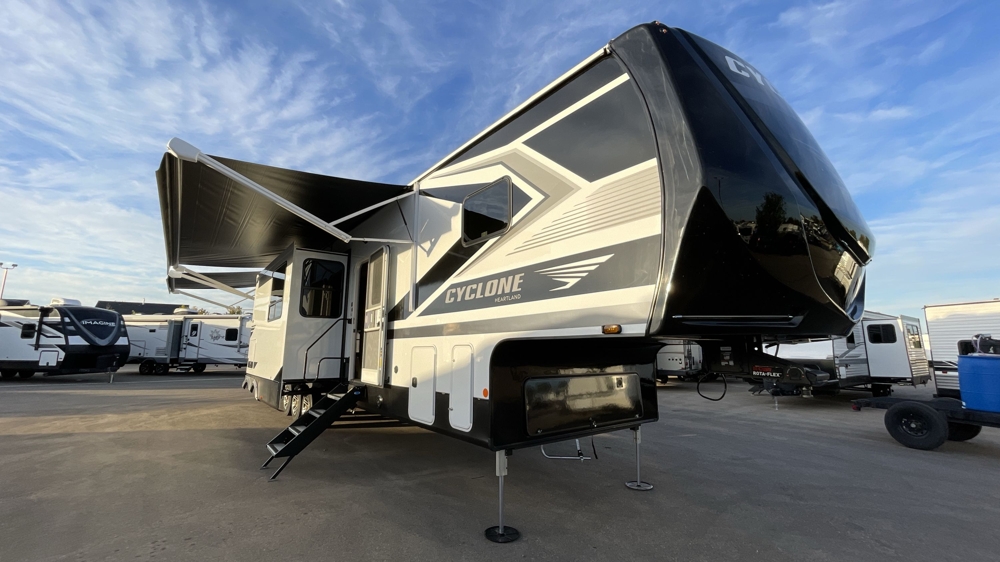 2026 Heartland Cyclone 3913