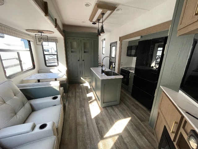 2025 Heartland Eddie Bauer Signature 3600LF — photo 6 of 8
