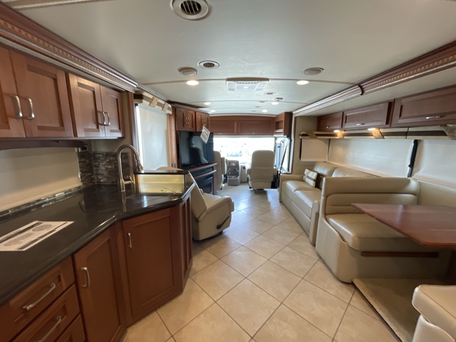 2016 Winnebago Solei 36G — photo 3 of 8