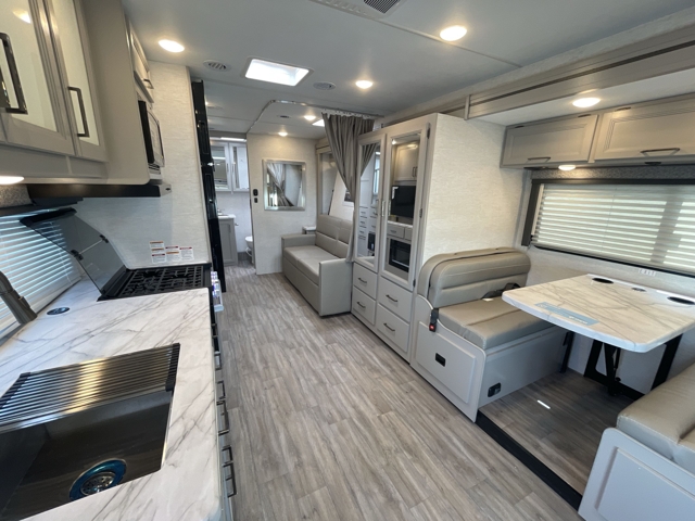 2025 Thor Coleman 27CL — photo 3 of 8