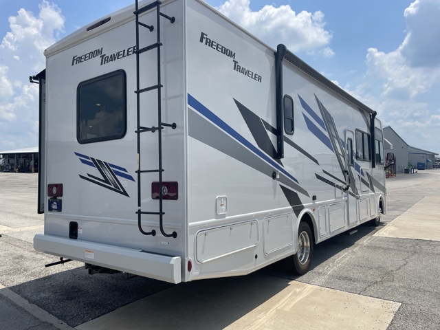 2026 Thor Freedom Traveler A32 — photo 4 of 8