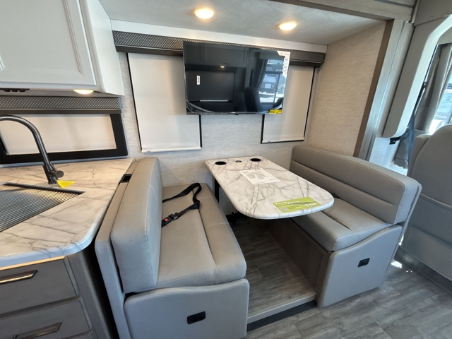 2026 Thor Freedom Traveler A32 — photo 7 of 8