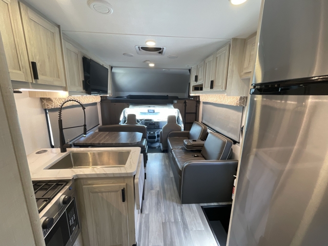 2024 Forest River Sunseeker LE 2950LE — photo 3 of 8