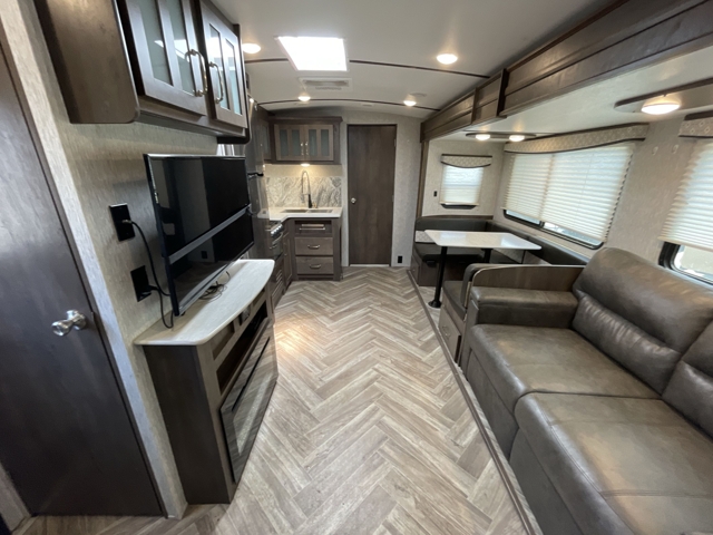 2021 Dutchmen Astoria 2773RB — photo 3 of 8