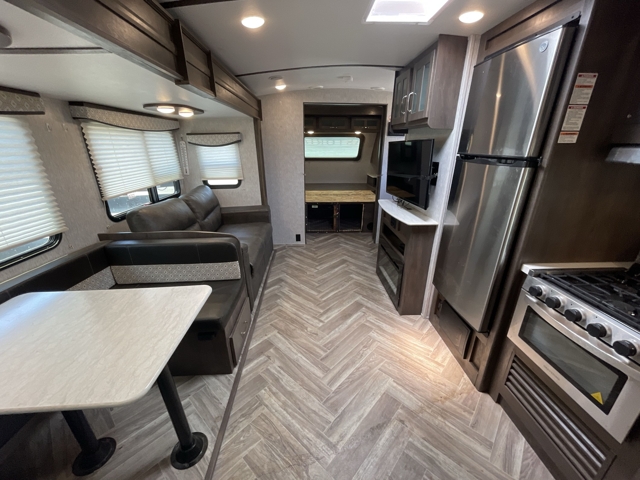2021 Dutchmen Astoria 2773RB — photo 4 of 8
