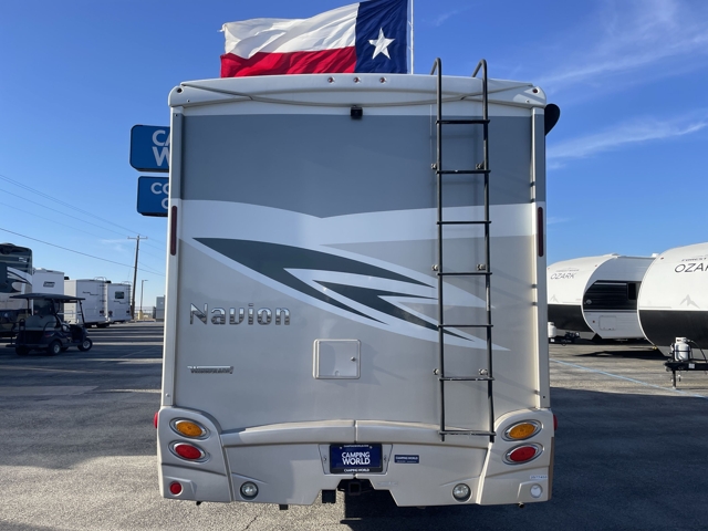 2016 Winnebago Navion 24J — photo 8 of 8