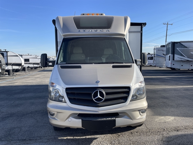 2016 Winnebago Navion 24J — photo 5 of 8