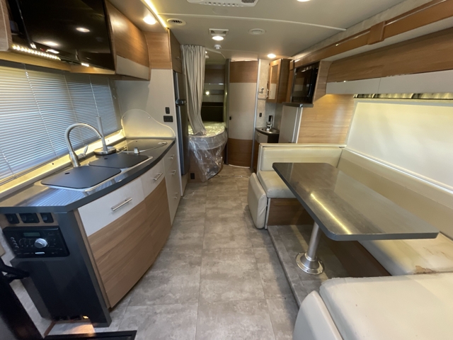 2016 Winnebago Navion 24J — photo 3 of 8