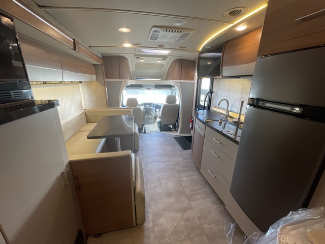 2016 Winnebago Navion 24J — photo 4 of 8