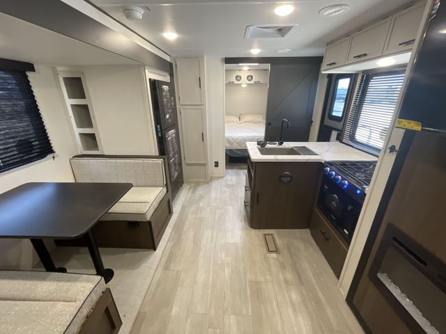 2026 Prime Time Avenger 23BHS — photo 4 of 8