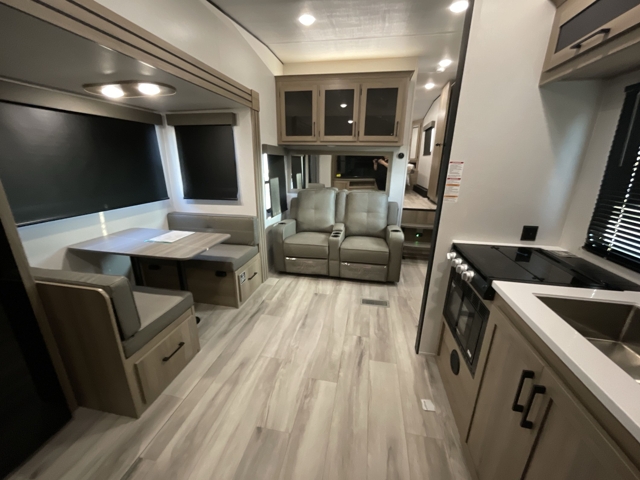 2026 Keystone Coleman Legacy 2400REX — photo 3 of 8