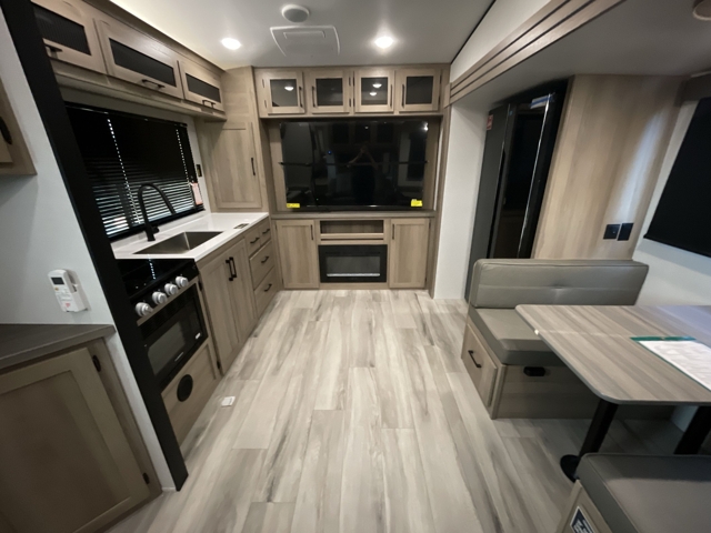 2026 Keystone Coleman Legacy 2400REX — photo 4 of 8