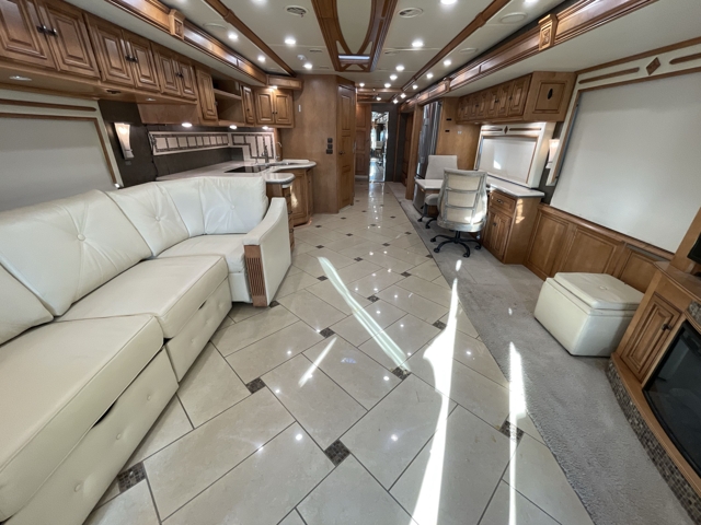 2014 Itasca Ellipse 42QD — photo 2 of 7