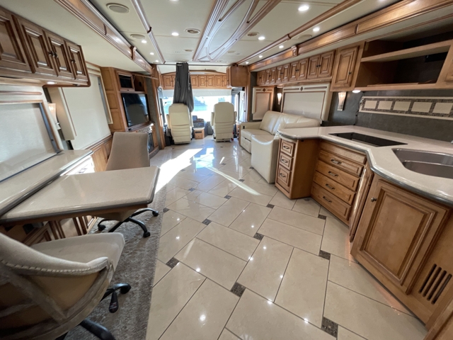 2014 Itasca Ellipse 42QD — photo 3 of 7