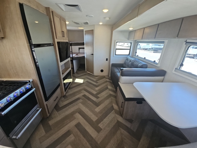 2023 Ember Touring 28BH — photo 4 of 8