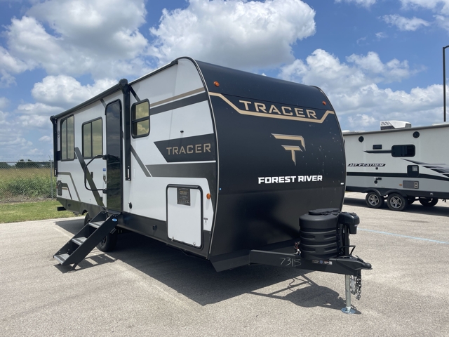 2027 Prime Time Tracer 220RS — photo 1 of 8