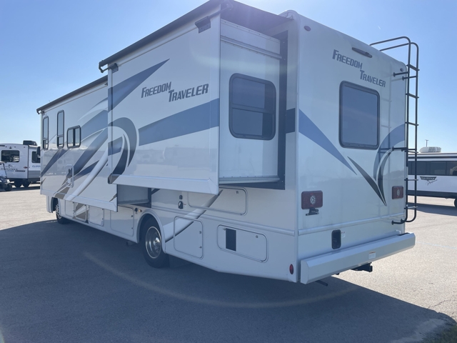 2024 Thor Freedom Traveler B30 — photo 8 of 8