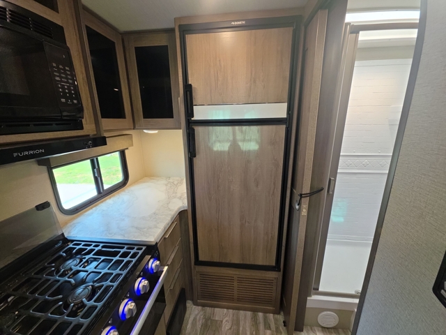 2021 Grand Design Imagine XLS 17MKE — photo 8 of 8