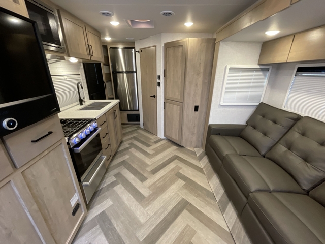 2023 Ember Touring 20FB — photo 4 of 8