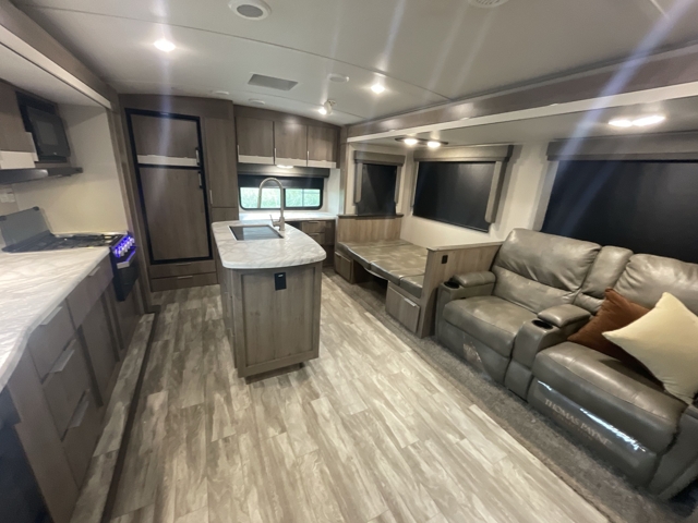 2020 Grand Design Imagine 2670MK — photo 2 of 8
