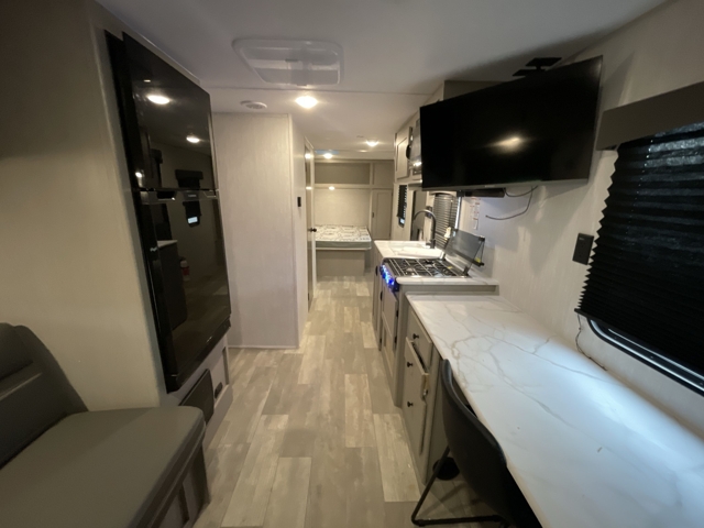 2025 Coachmen Clipper 242MK — photo 4 of 8