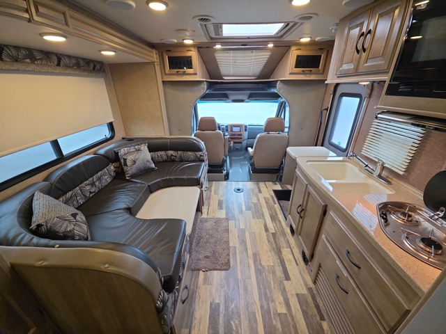 2015 Coachmen Prism 24J — photo 4 of 8