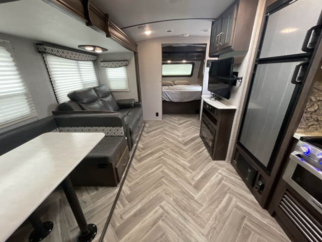 2020 Dutchmen Astoria 2773RB — photo 3 of 8