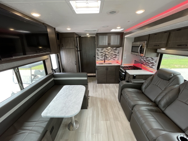 2023 Coachmen Entourage 330DS — photo 5 of 8