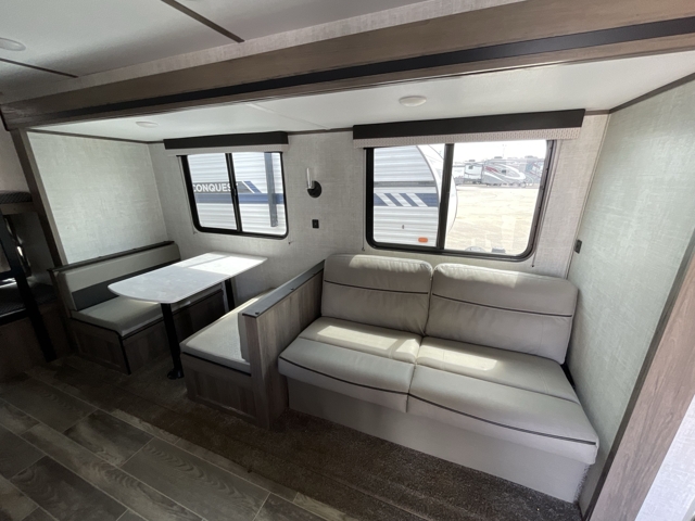 2022 Gulf Stream Kingsport 268BH — photo 3 of 8
