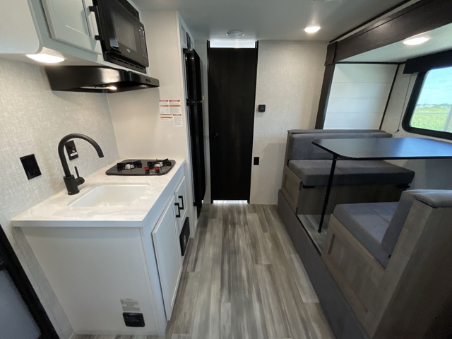 2024 Jayco Jay Flight SLX 183RB — photo 3 of 8