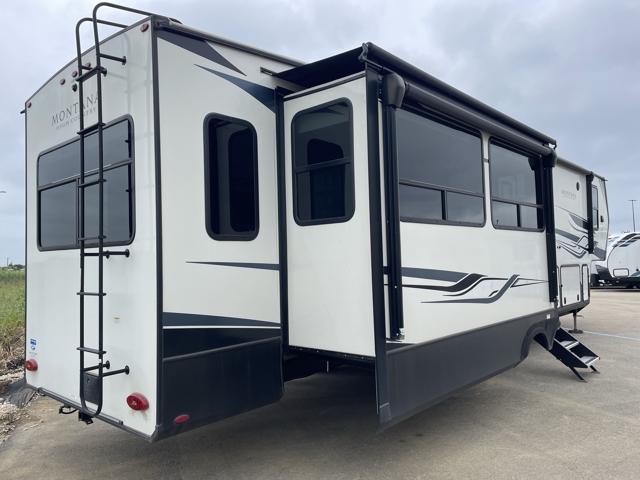 2023 Keystone Montana High Country 385BR — photo 5 of 8