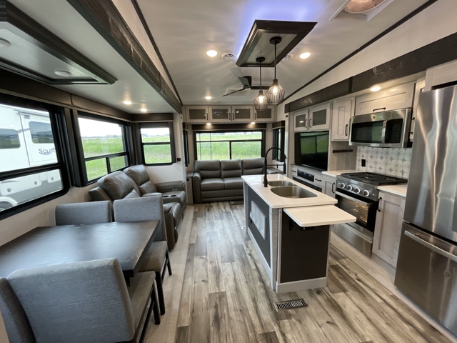 2023 Keystone Montana High Country 385BR — photo 3 of 8