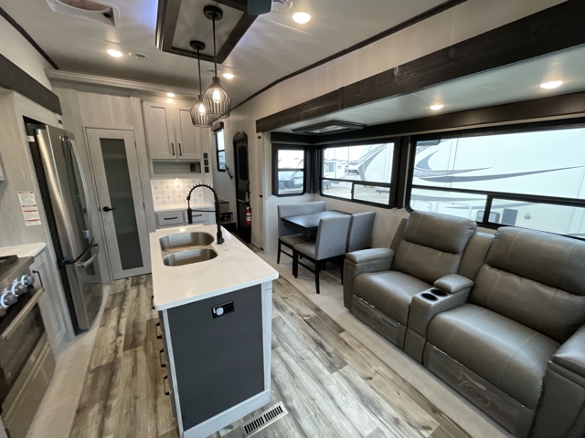2023 Keystone Montana High Country 385BR — photo 4 of 8
