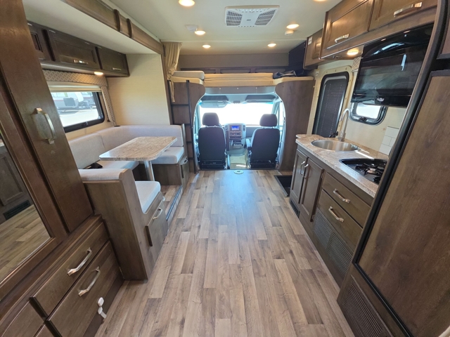 2019 Jayco Melbourne 24L — photo 4 of 8