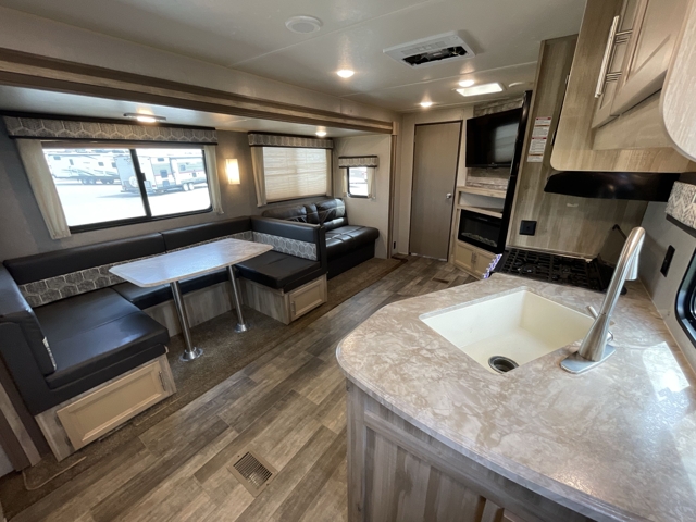 2021 Coachmen Catalina Legacy 263BHSCK — photo 3 of 8