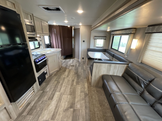 2021 Coachmen Catalina Legacy 263BHSCK — photo 4 of 8