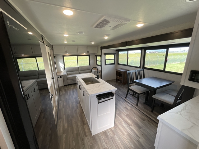 2025 Highland Ridge Light 275RLS — photo 2 of 8