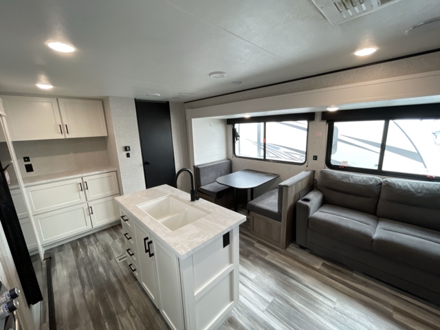 2025 Jayco Jay Flight SLX 333BTS — photo 3 of 8