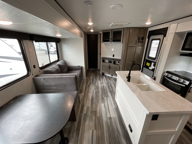 2025 Jayco Jay Flight SLX 333BTS — photo 4 of 8