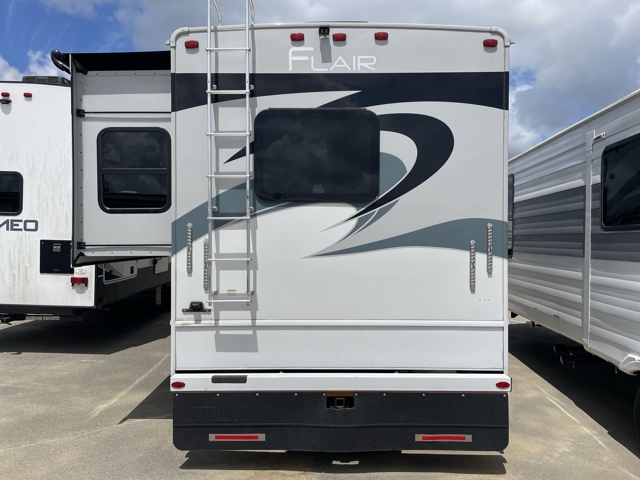 2025 Fleetwood Flair 28A — photo 8 of 8