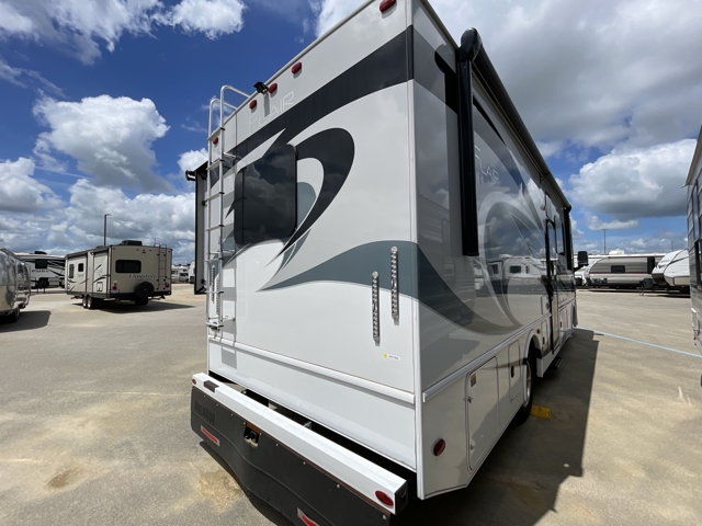 2025 Fleetwood Flair 28A — photo 6 of 8