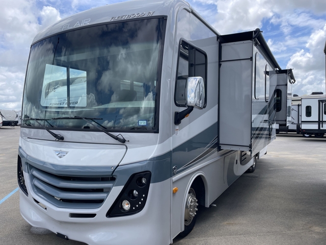 2025 Fleetwood Flair 28A — photo 5 of 8