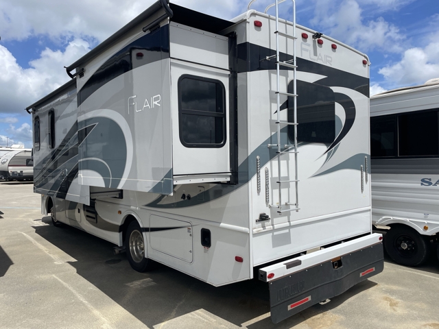 2025 Fleetwood Flair 28A — photo 7 of 8