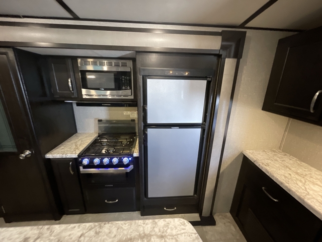 2019 Grand Design Imagine 2970RL — photo 8 of 8