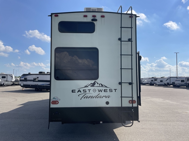 2023 East To West Tandara 375BH-OK — photo 8 of 8