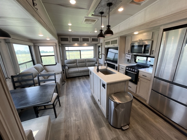 2022 East To West Tandara 320RL — photo 3 of 8