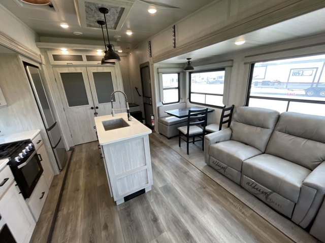 2022 East To West Tandara 320RL — photo 4 of 8