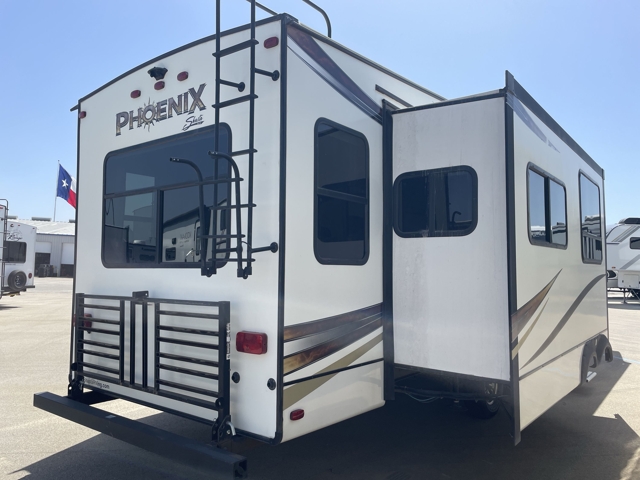2018 Shasta Phoenix 336RL — photo 3 of 6